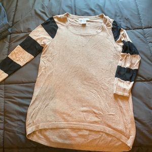 Ligh weight sweater size s